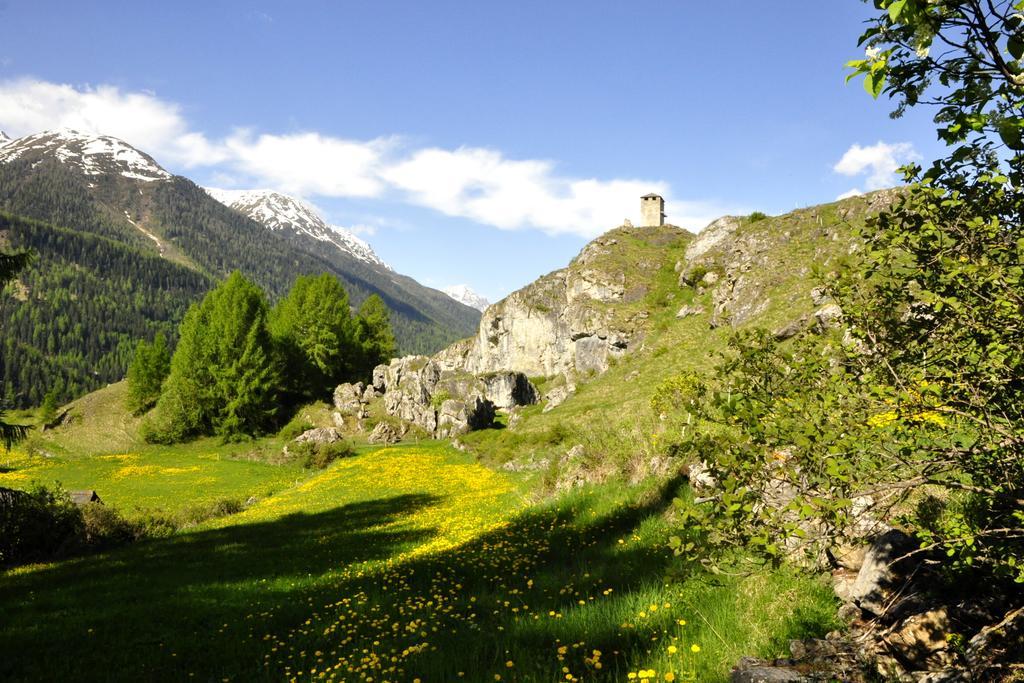 Hotel Aurora Ardez Buitenkant foto