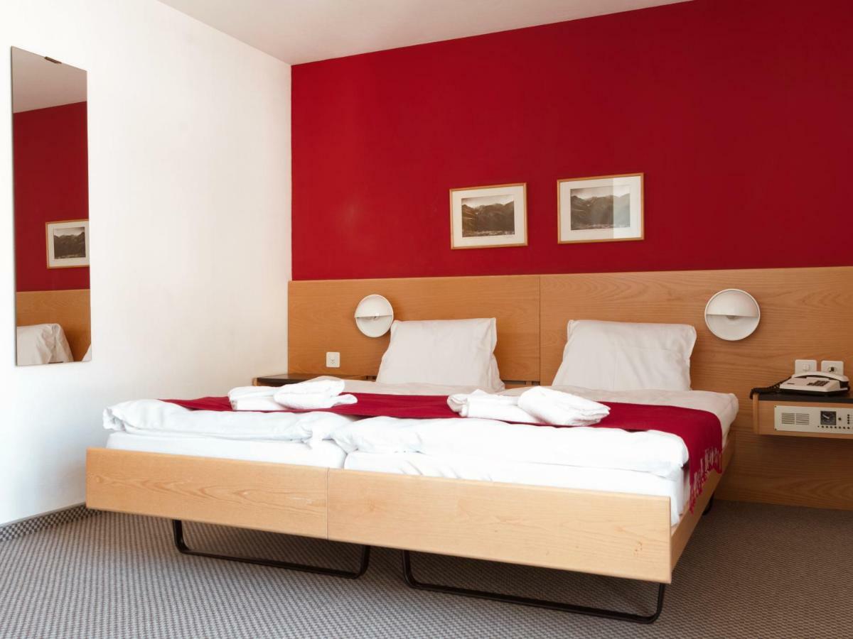 Hotel Aurora Ardez Buitenkant foto